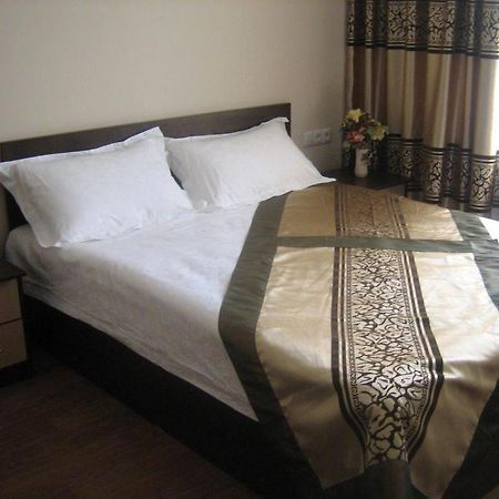 Kausar Hotel Ałma Ata Zewnętrze zdjęcie