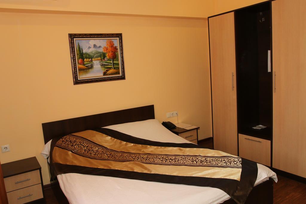 Kausar Hotel Ałma Ata Pokój zdjęcie